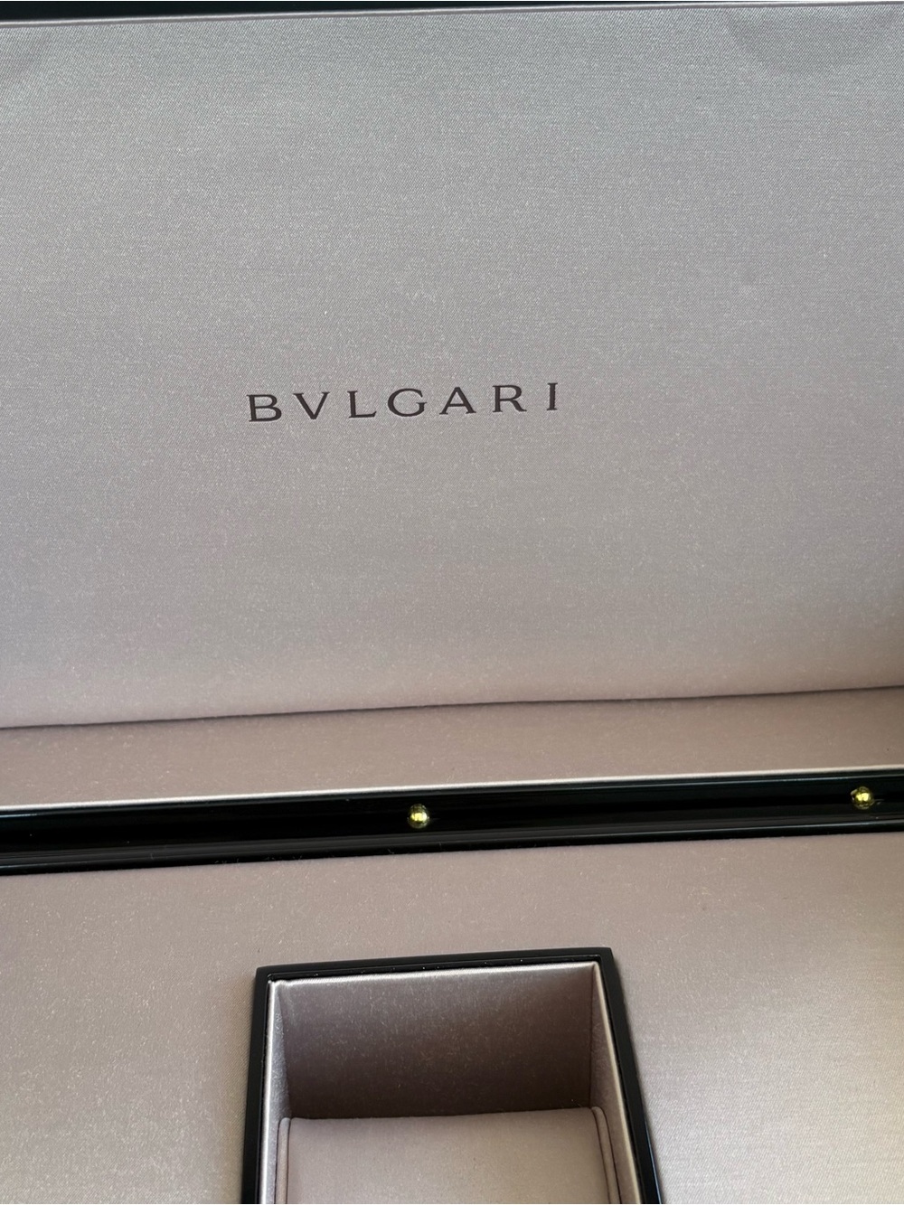 BVLGARI Black Lacquered Jewelry Box with Blush Interior - Picture 16 of 16